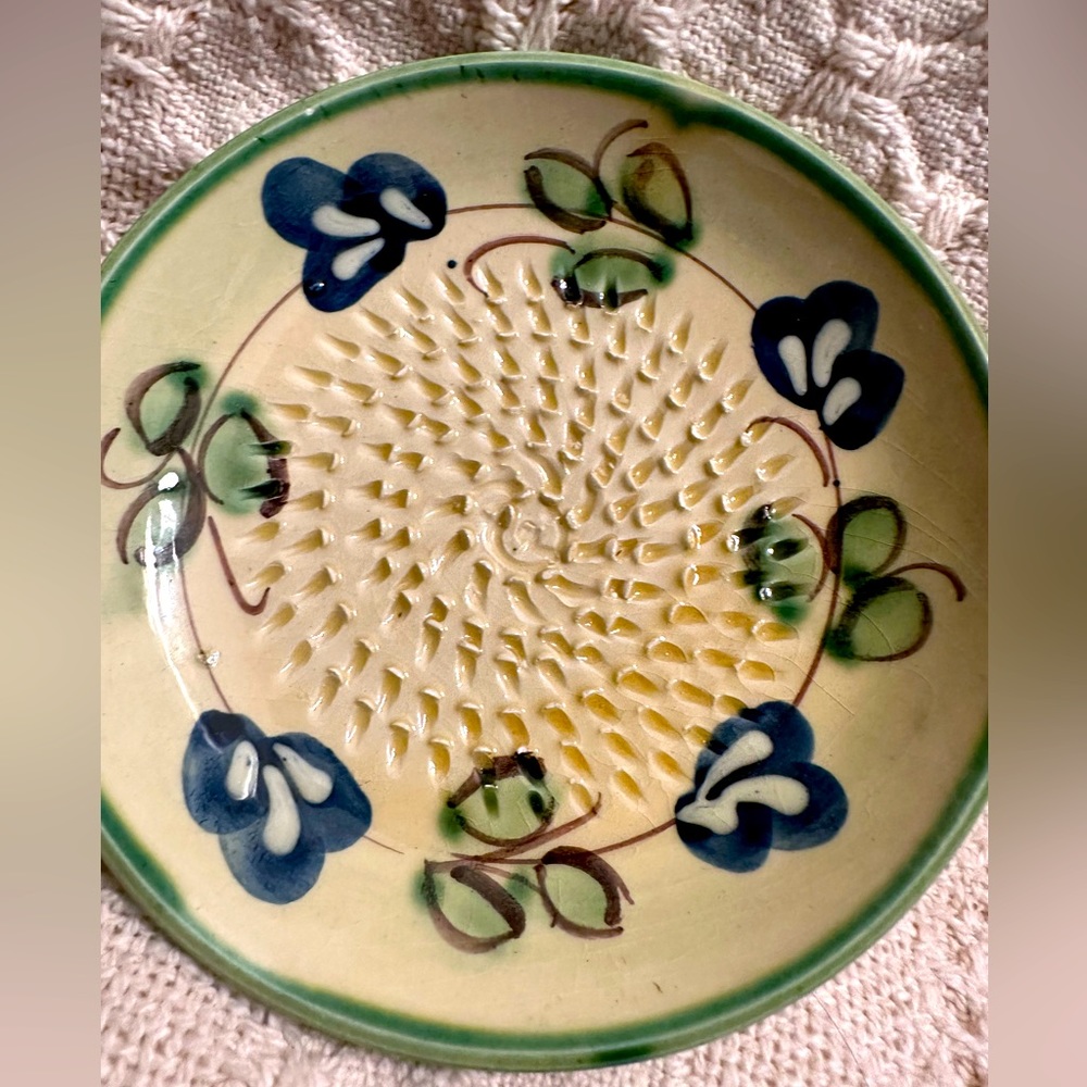 Authentic Hand Made Spanish Garlic/ Olive  Grater Zester Dish Made in Spain 1980 - Picture 2 of 6